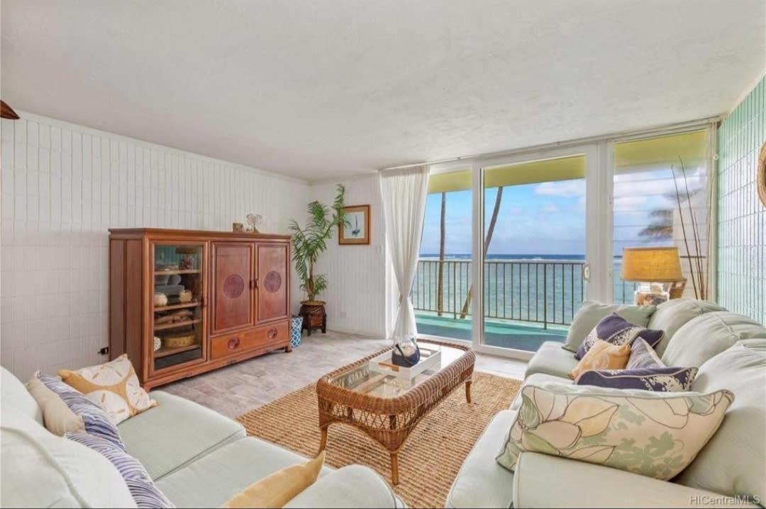 Pats At Punalu'U - Beachfront Condos Hau'ula Bagian luar foto